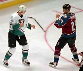 Stu Grimson fighting Scott Parker